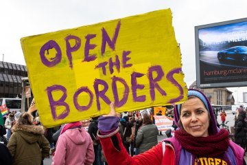 What's going on at the Greek-Turkish border ?